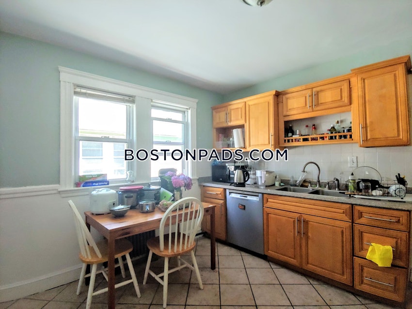 BOSTON - LOWER ALLSTON - 5 Beds, 2 Baths - Image 3