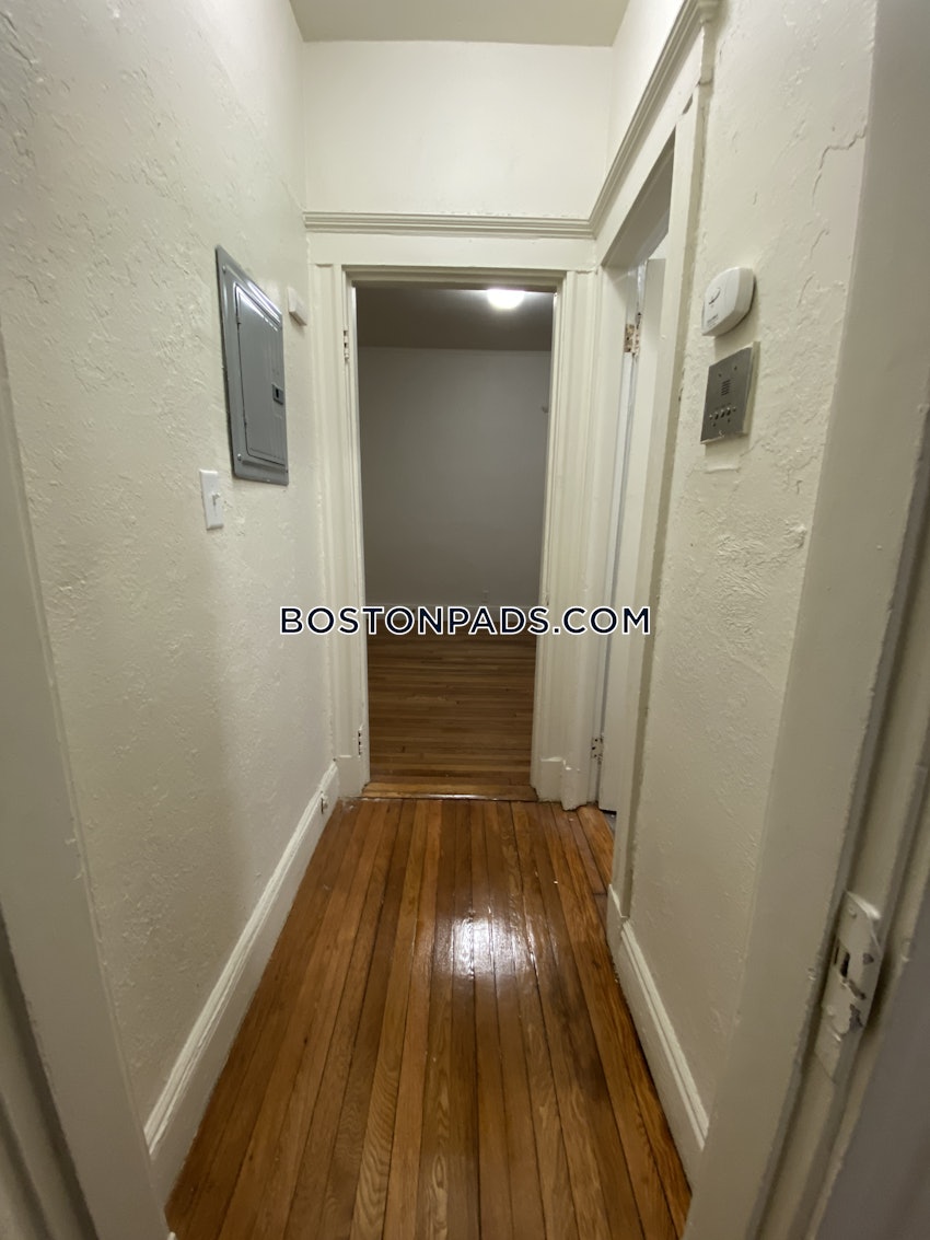 BOSTON - FENWAY/KENMORE - 1 Bed, 1 Bath - Image 9