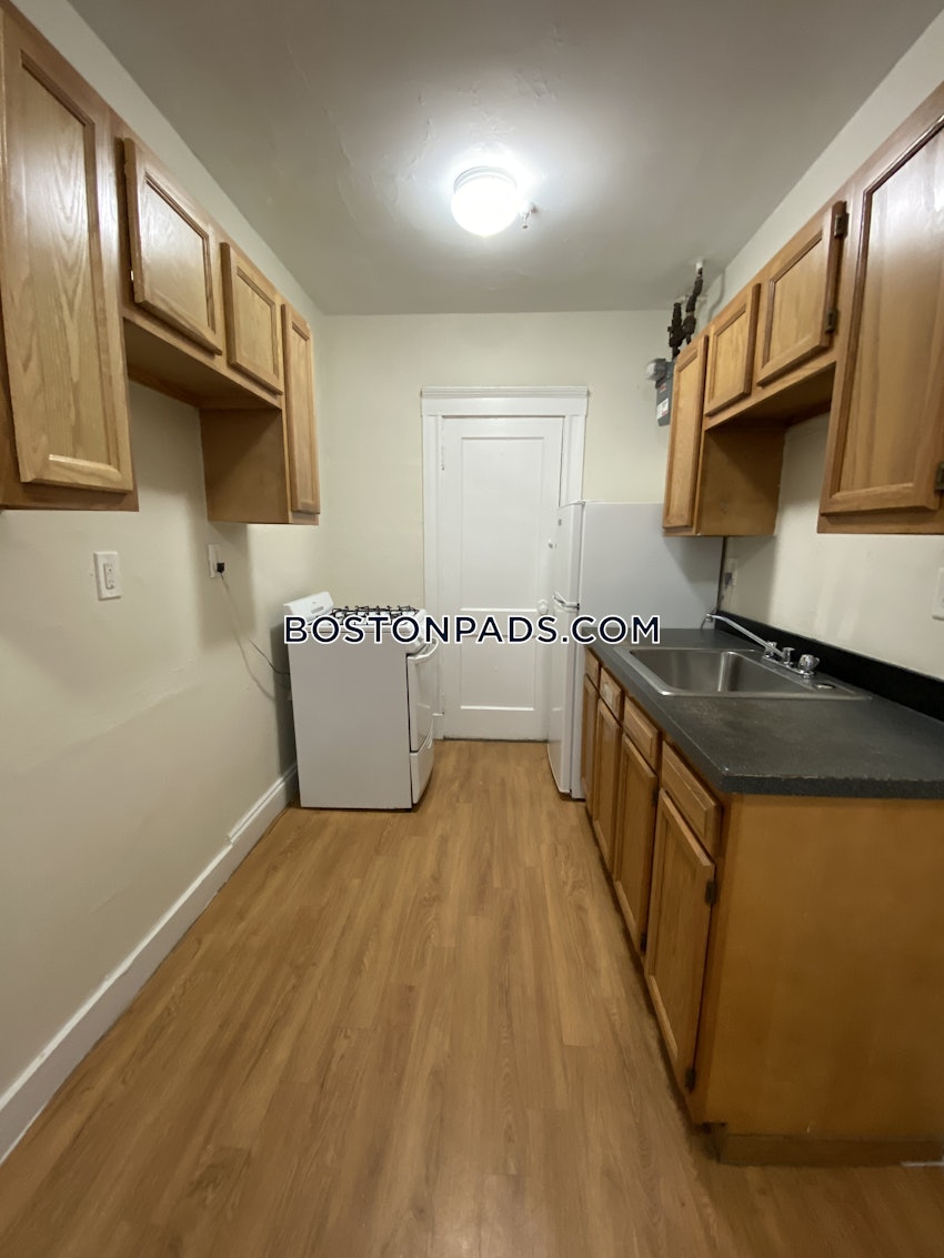 BOSTON - FENWAY/KENMORE - 1 Bed, 1 Bath - Image 4