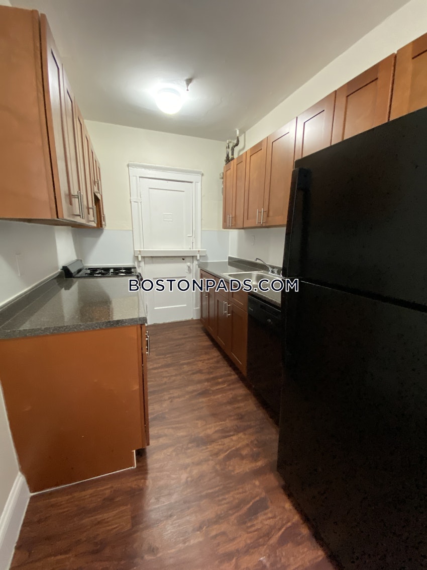 BOSTON - FENWAY/KENMORE - 1 Bed, 1 Bath - Image 4