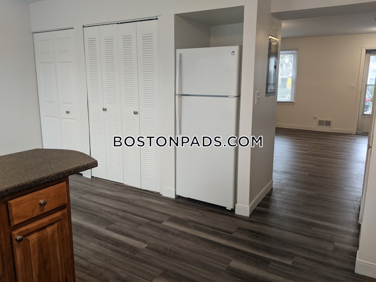 Blue Ledge Dr., Boston