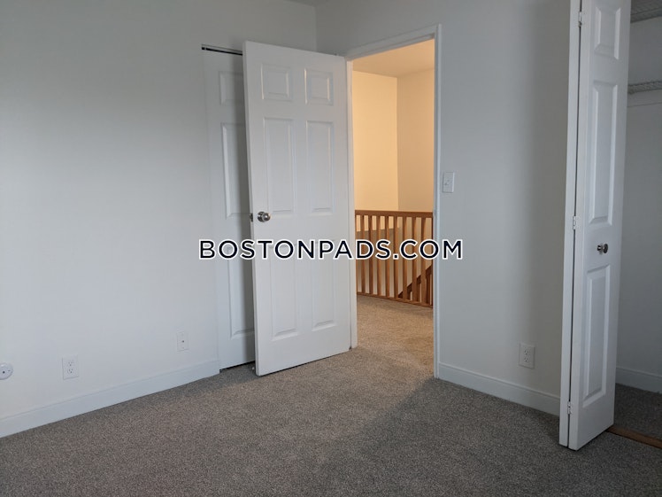 Blue Ledge Dr., Boston