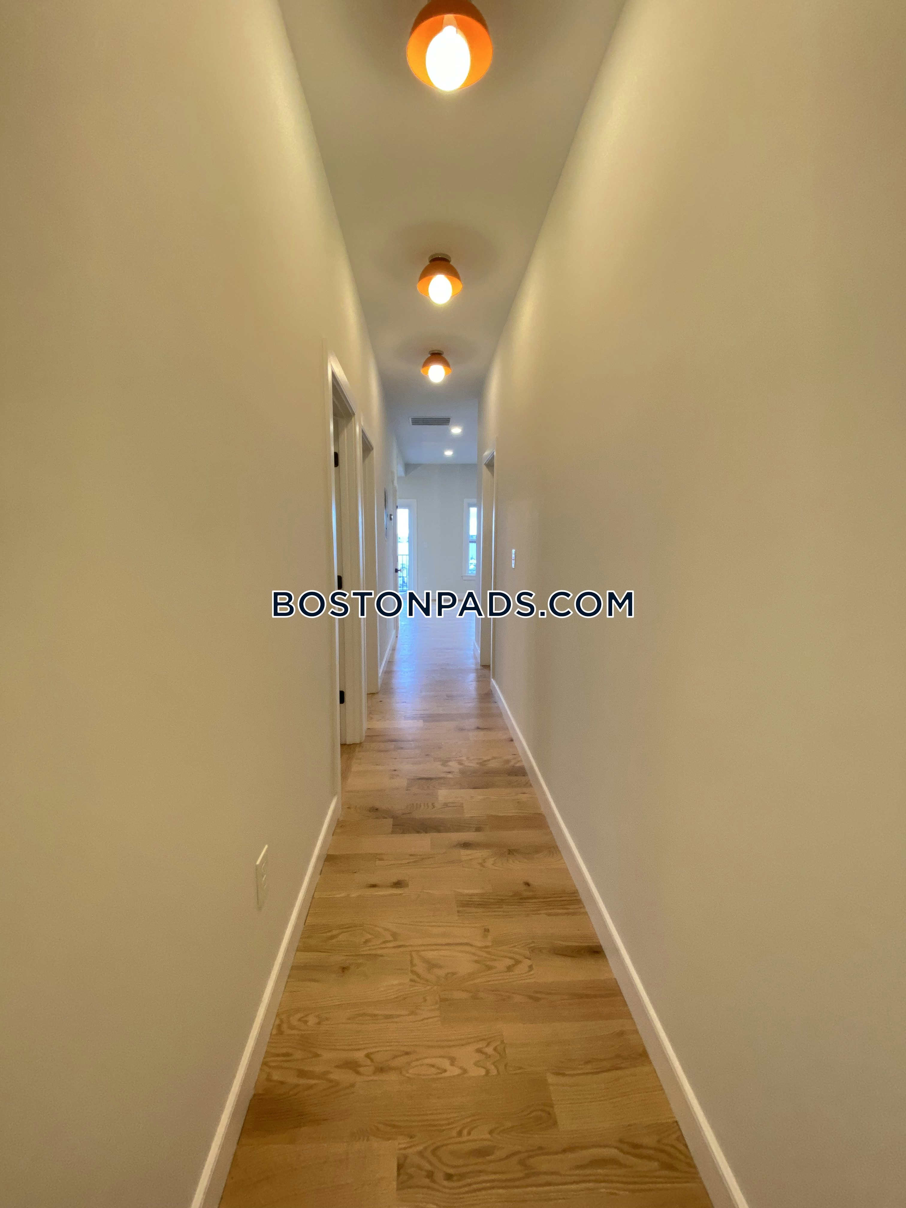 Boston - 4 Beds, 2 Baths