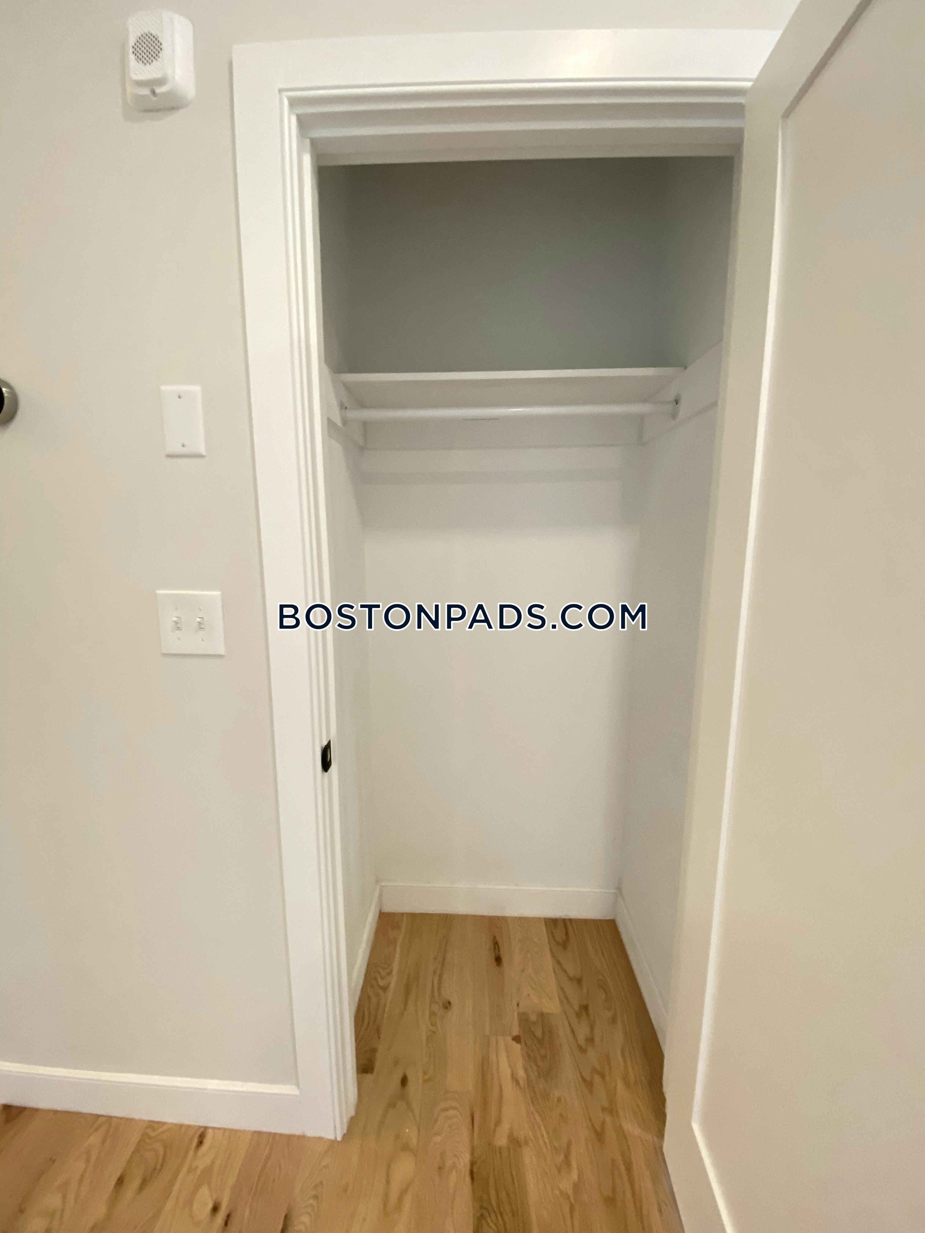 Boston - 4 Beds, 2 Baths