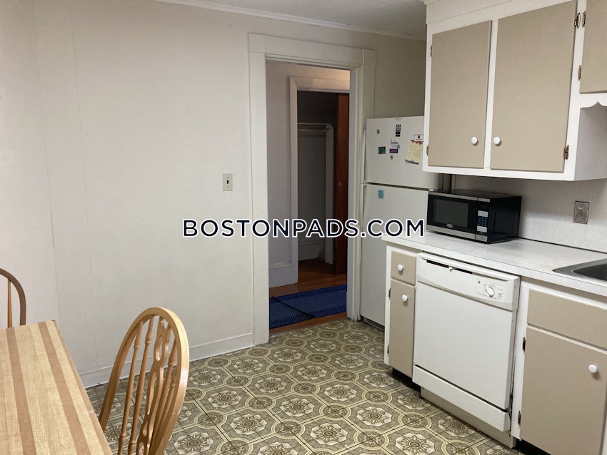 BROOKLINE- LONGWOOD AREA - 3 Beds, 1 Bath - Image 24