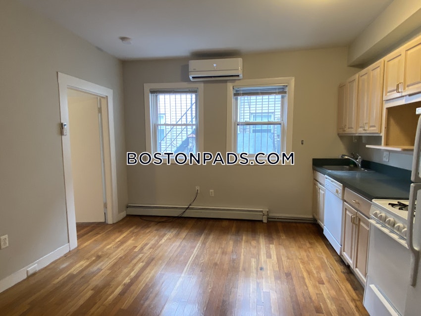 CAMBRIDGE - HARVARD SQUARE - 1 Bed, 1 Bath - Image 13