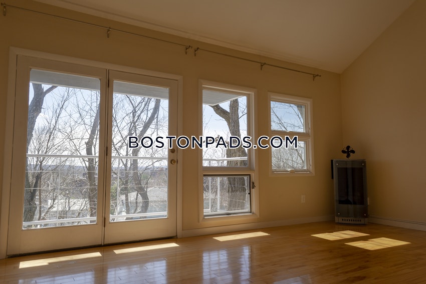 WATERTOWN - 3 Beds, 3 Baths - Image 4