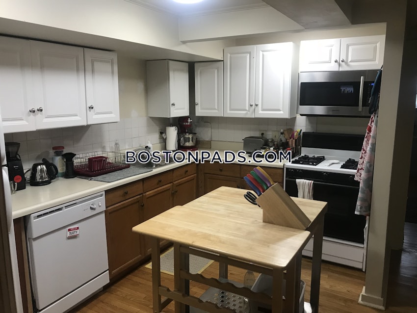 BROOKLINE- COOLIDGE CORNER - 3 Beds, 1 Bath - Image 14