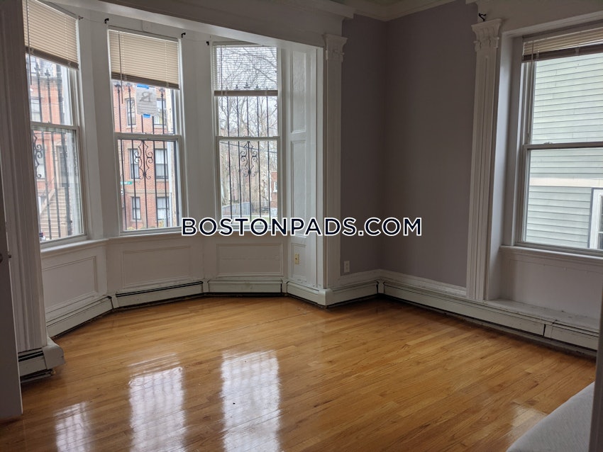 BOSTON - FORT HILL - 10 Beds, 4 Baths - Image 9