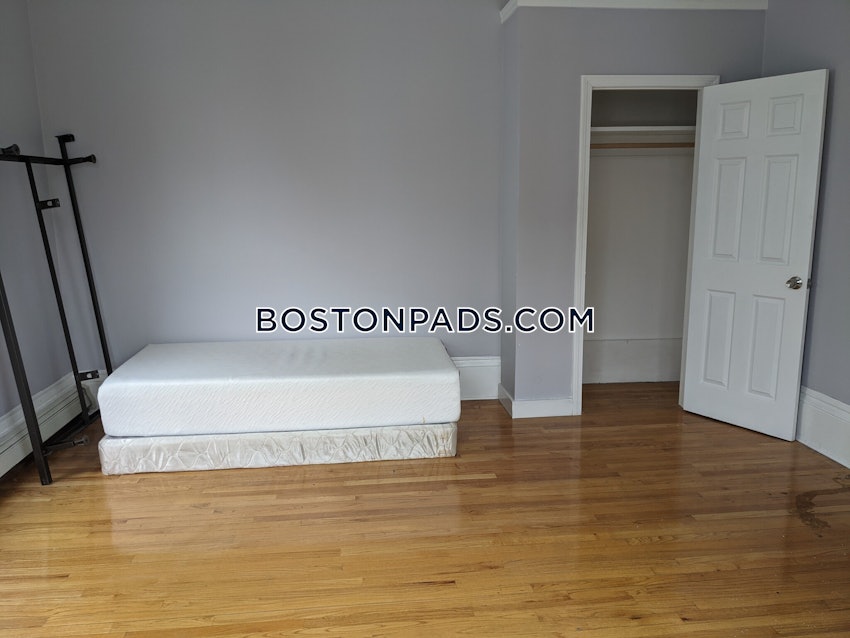 BOSTON - FORT HILL - 10 Beds, 4 Baths - Image 7