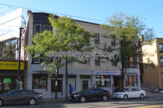 Boston - $3,900+ /mo