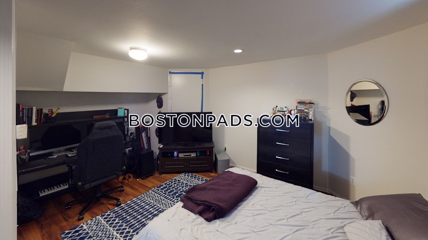 CAMBRIDGE - HARVARD SQUARE - 1 Bed, 1 Bath - Image 6