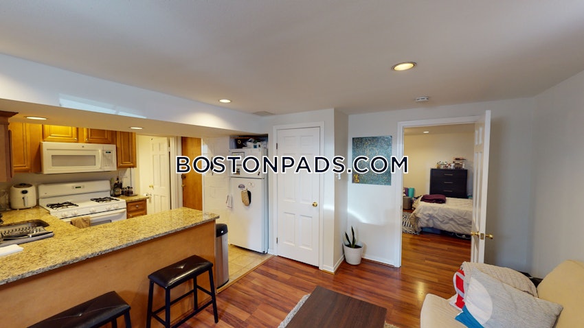 CAMBRIDGE - HARVARD SQUARE - 1 Bed, 1 Bath - Image 16