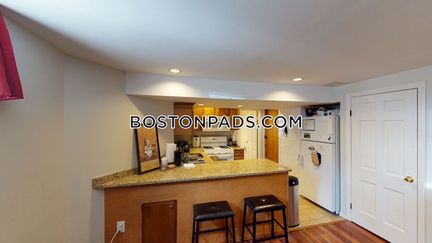 CAMBRIDGE - HARVARD SQUARE - 1 Bed, 1 Bath - Image 2