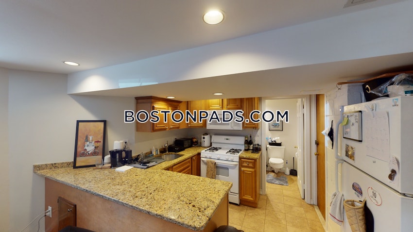 CAMBRIDGE - HARVARD SQUARE - 1 Bed, 1 Bath - Image 12