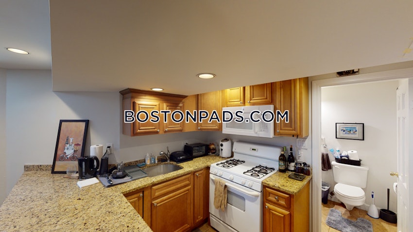 CAMBRIDGE - HARVARD SQUARE - 1 Bed, 1 Bath - Image 11