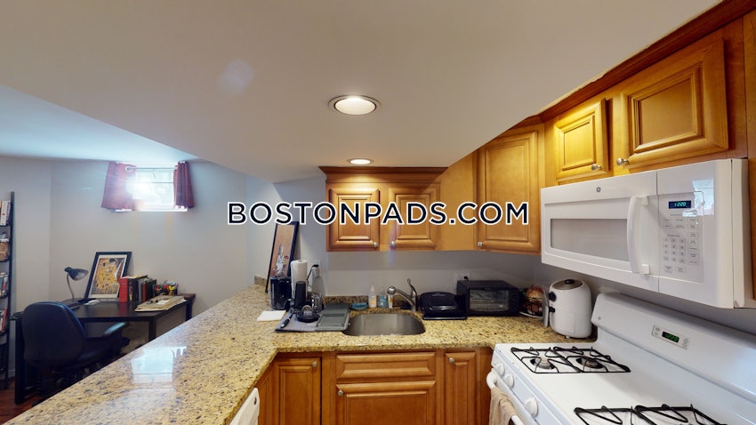 CAMBRIDGE - HARVARD SQUARE - 1 Bed, 1 Bath - Image 10