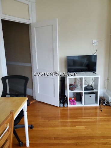 Boston - 3 Beds, 1 Baths