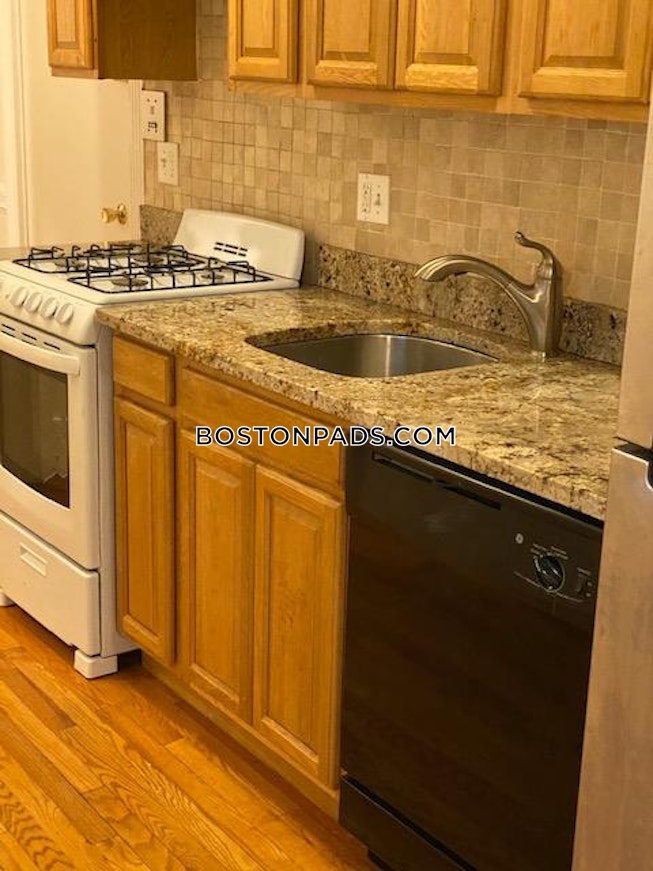 Boston - $4,700+ /mo