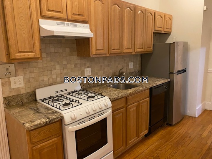 back-bay-apartment-for-rent-2-bedrooms-1-bath-boston-4700-8018408 