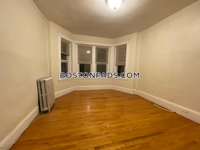 Boston - $4,700+ /mo