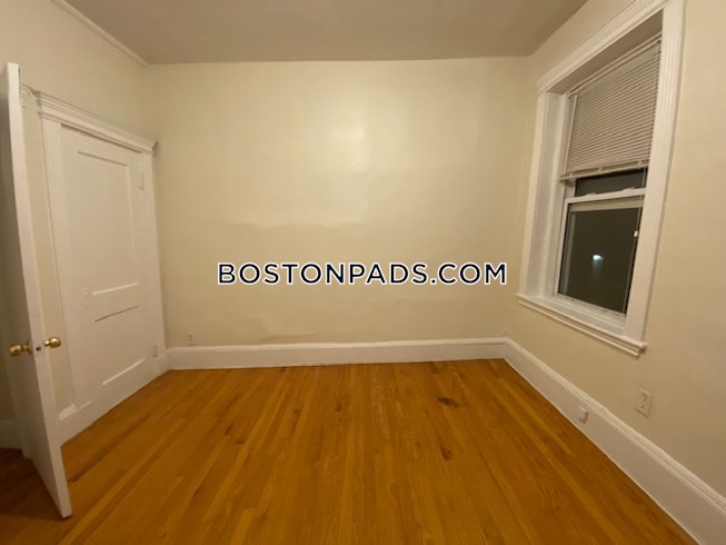 Boston - $4,700+ /mo