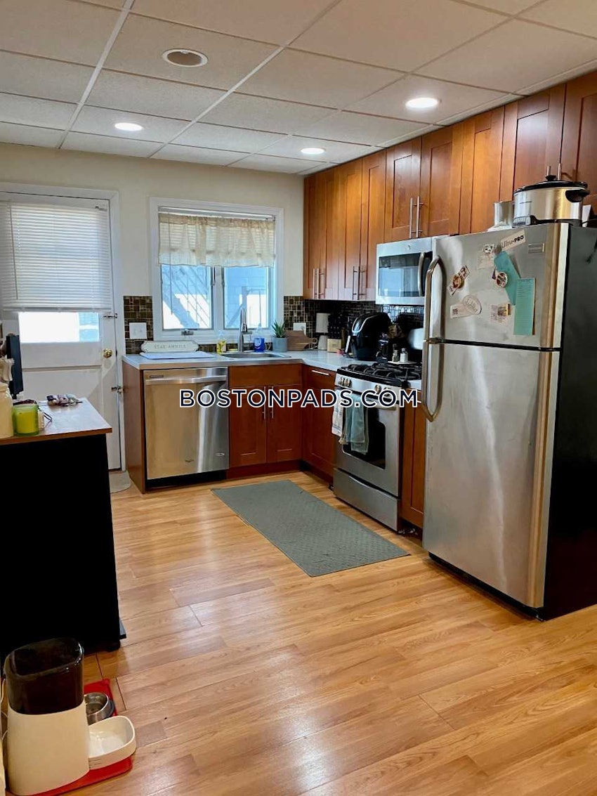 SOMERVILLE - WINTER HILL - 1 Bed, 1 Bath - Image 2