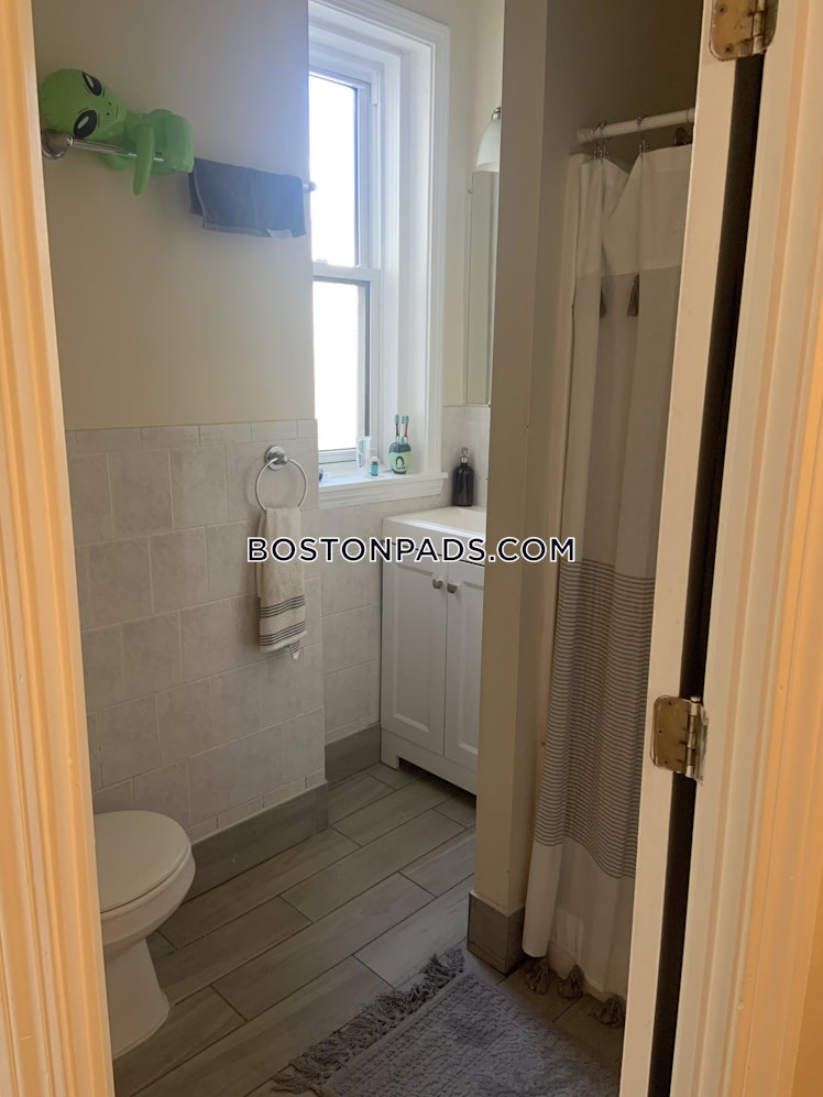 Commonwealth Ave., Boston