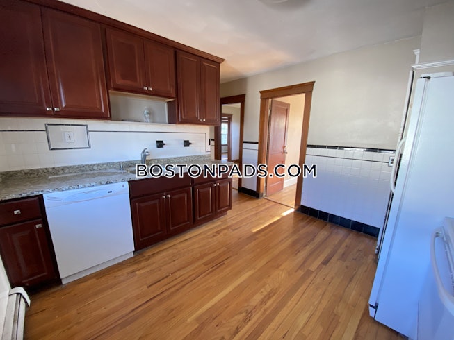 Medford - $2,900+ /mo