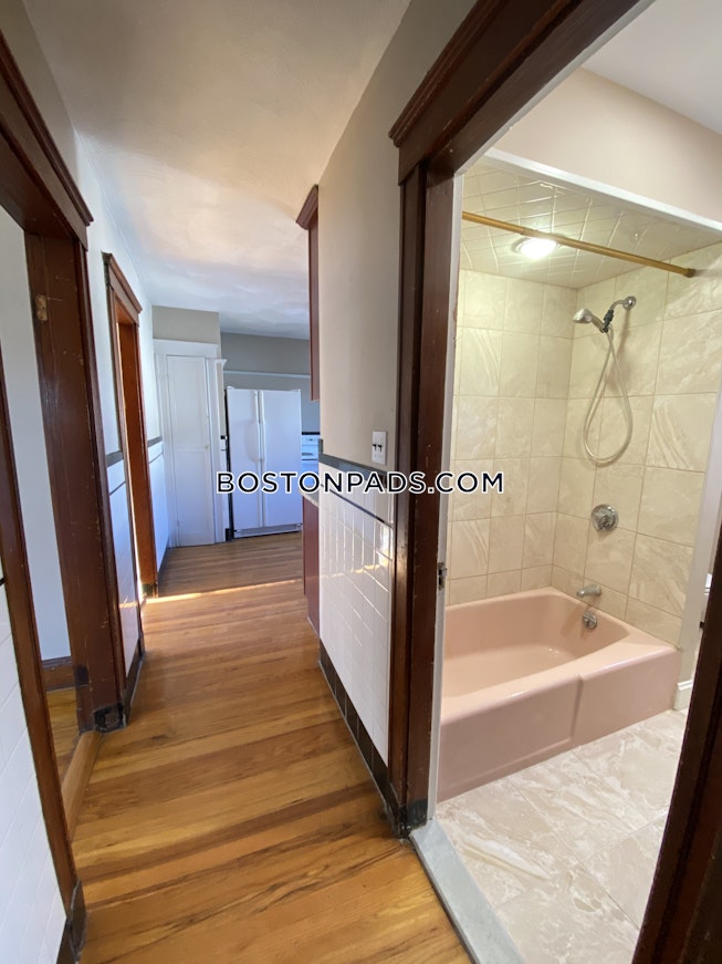 Medford - $2,900+ /mo