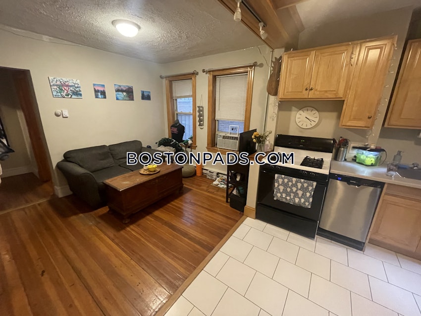 BOSTON - NORTH END - 2 Beds, 1 Bath - Image 3