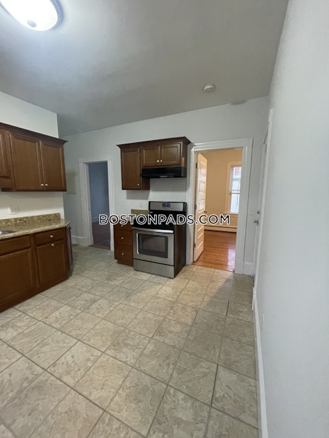 Romsey St. Boston photo 5