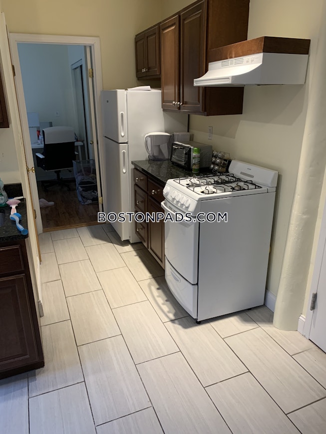Boston - $3,300+ /mo