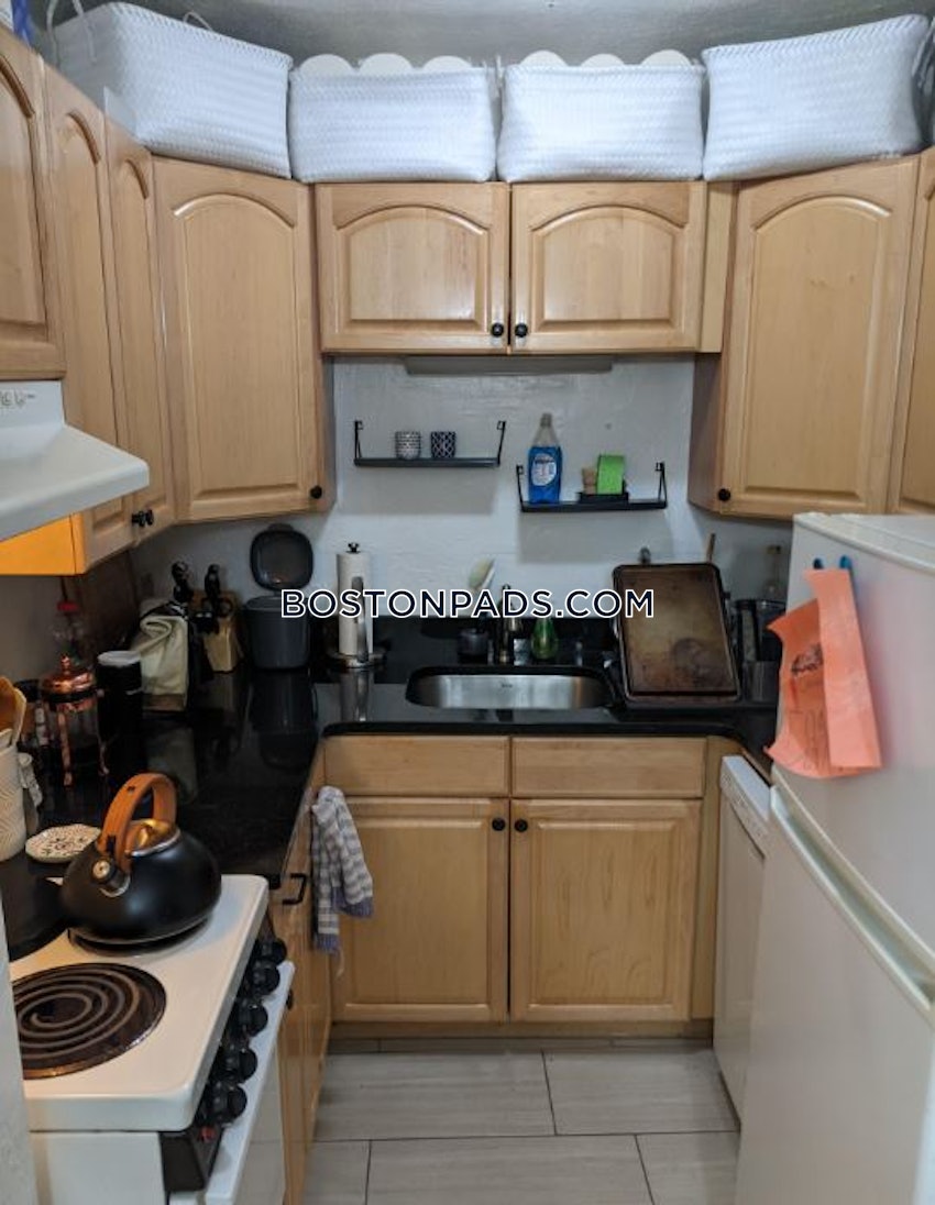 BOSTON - NORTH END - 1 Bed, 1 Bath - Image 2