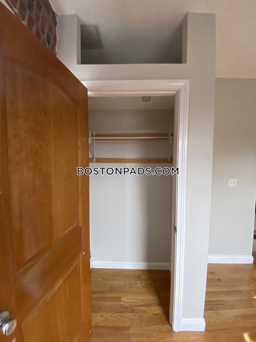 BOSTON - NORTH END - 4 Beds, 2 Baths - Image 43