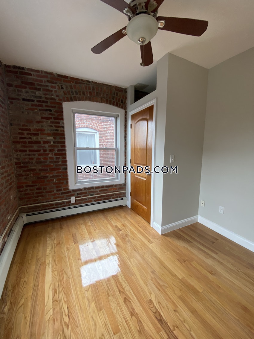 BOSTON - NORTH END - 4 Beds, 2 Baths - Image 59