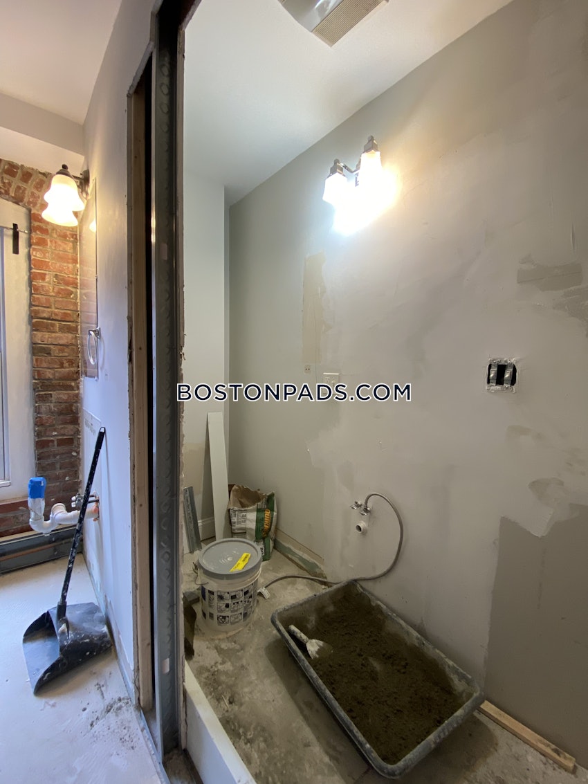 BOSTON - NORTH END - 4 Beds, 2 Baths - Image 42