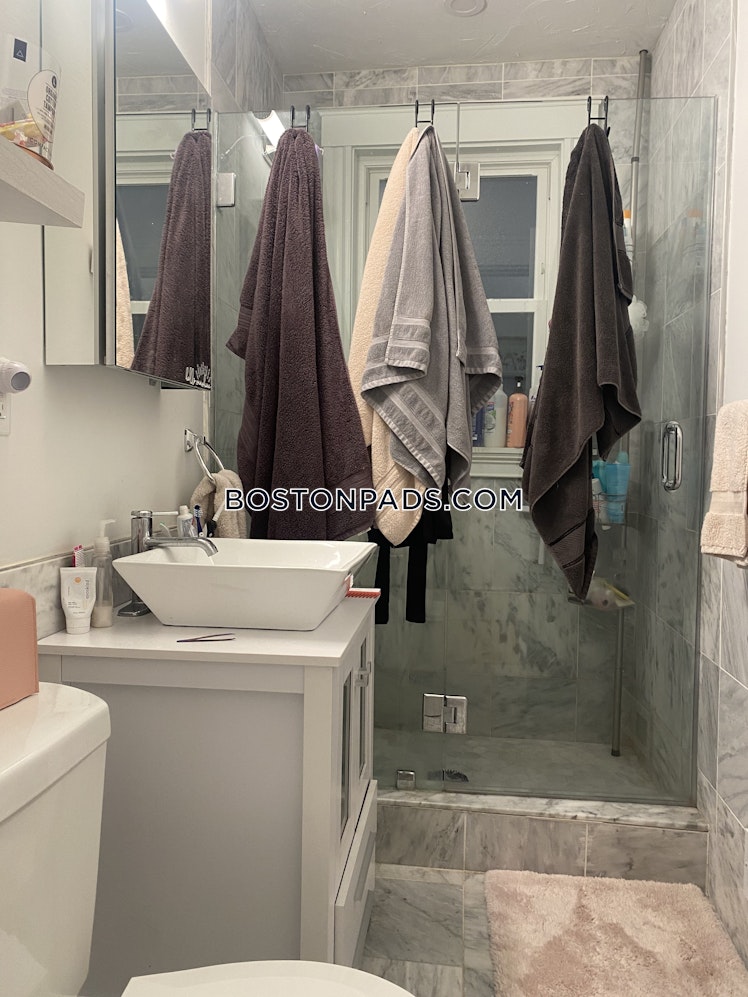 Bakersfield St., Boston