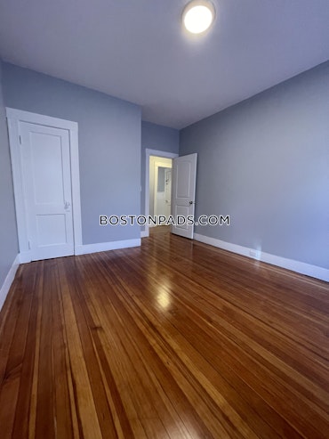 Boston - 4 Beds, 2 Baths