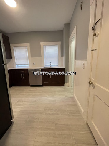 Boston - 4 Beds, 2 Baths