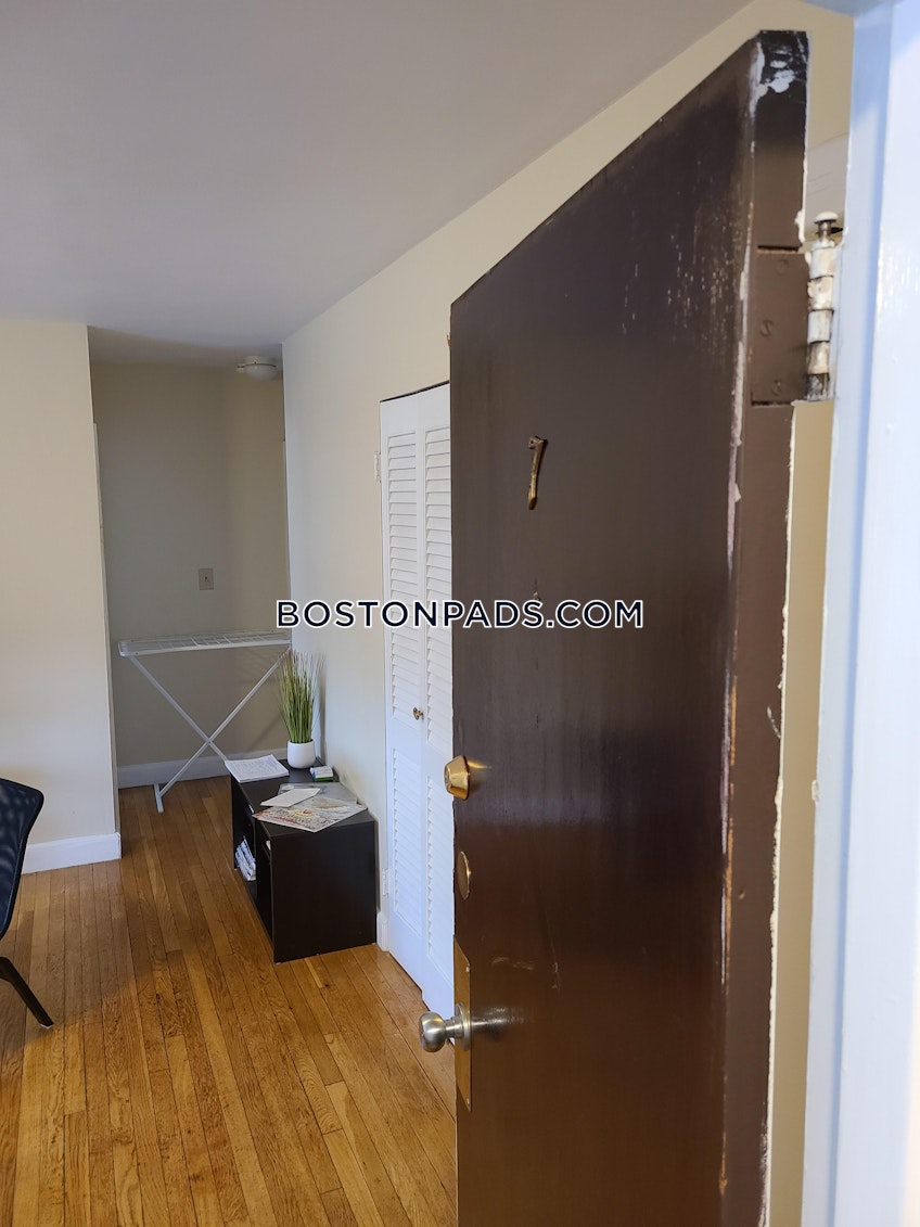 Boston - $3,250+ /month