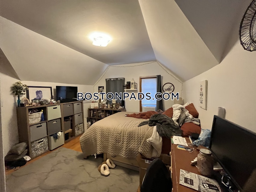 BOSTON - BRIGHTON - OAK SQUARE - 3 Beds, 1 Bath - Image 14