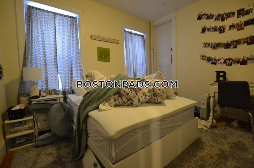 BROOKLINE- BOSTON UNIVERSITY - 4 Beds, 1 Bath - Image 4