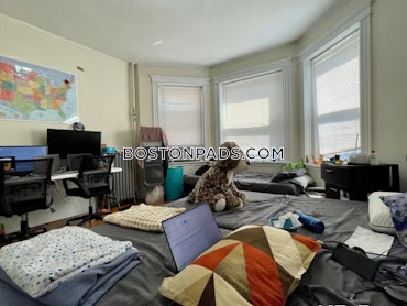 Boston - 4 Beds, 2 Baths