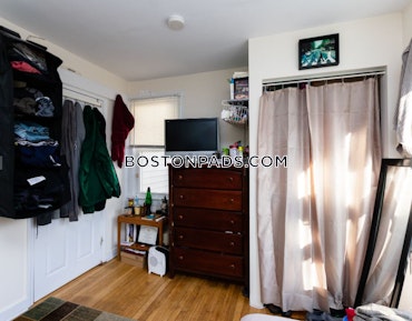 Boston - 5 Beds, 2 Baths