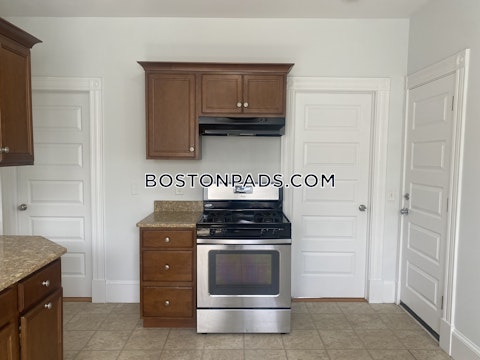 Romsey St. Boston photo 2