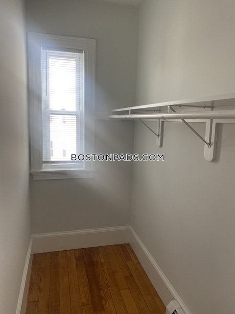 Romsey St. Boston photo 9