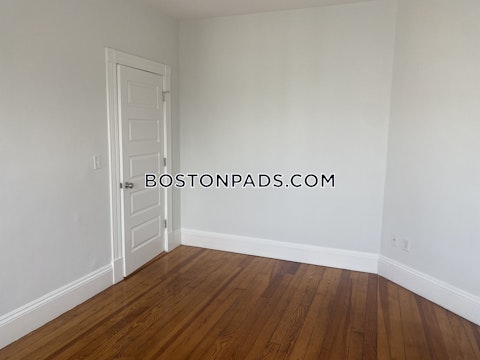 Romsey St. Boston photo 8