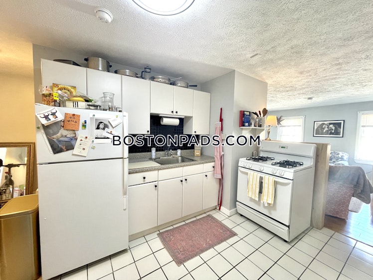 East 3rd St., Boston