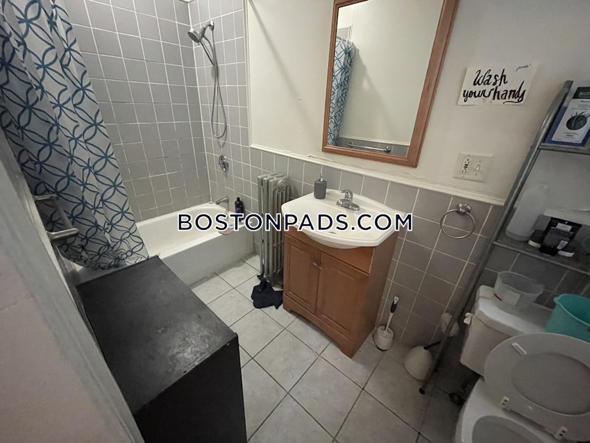 BOSTON - FORT HILL - 4 Beds, 2 Baths - Image 5